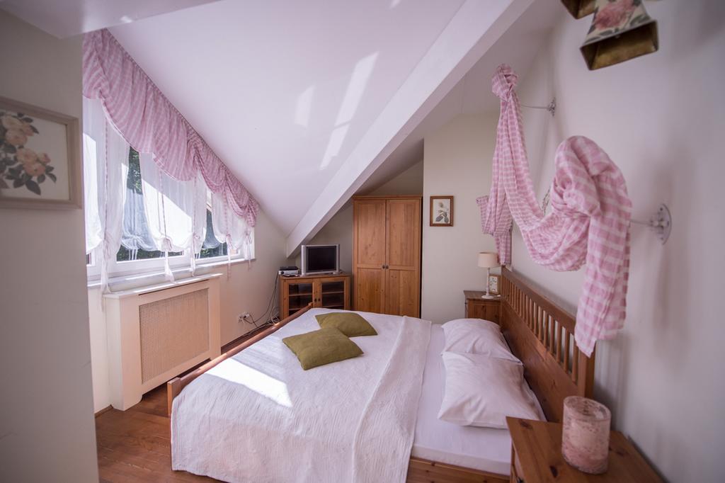 Guesthouse Trajbar Team Zaprešić Kamer foto