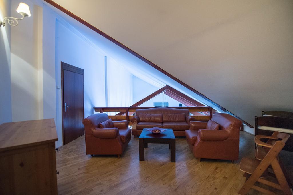 Guesthouse Trajbar Team Zaprešić Kamer foto